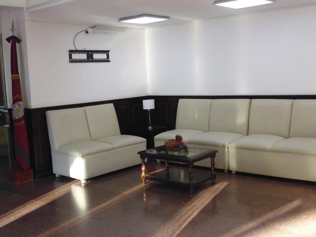 Hôtel Victoria Plaza à Salta Extérieur photo