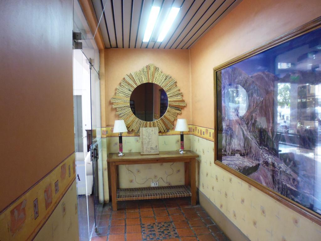 Hôtel Victoria Plaza à Salta Extérieur photo